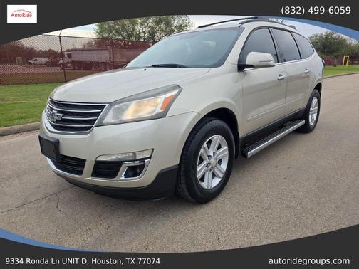 Gold 2013 Chevrolet Traverse 2LT SUV