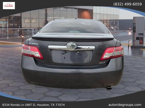 Magnetic Gray Metallic 2011 Toyota Camry XLE