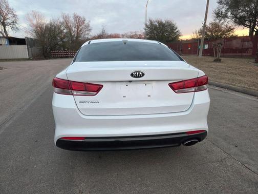 2017 Kia Optima LX