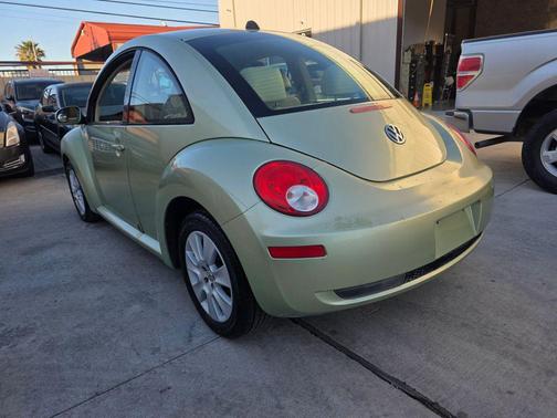 2008 Volkswagen New Beetle S