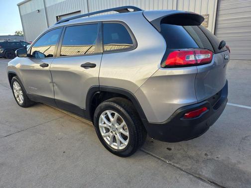 2017 Jeep Cherokee Sport
