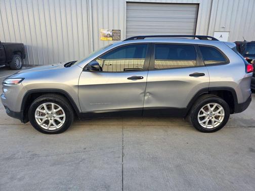 2017 Jeep Cherokee Sport