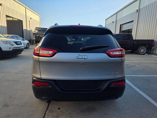 2017 Jeep Cherokee Sport