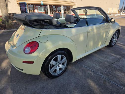 2006 Volkswagen New Beetle 2.5