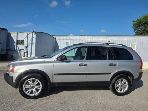 Silver Metallic 2005 Volvo XC90 2.5T