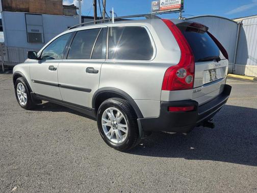 Silver Metallic 2005 Volvo XC90 2.5T