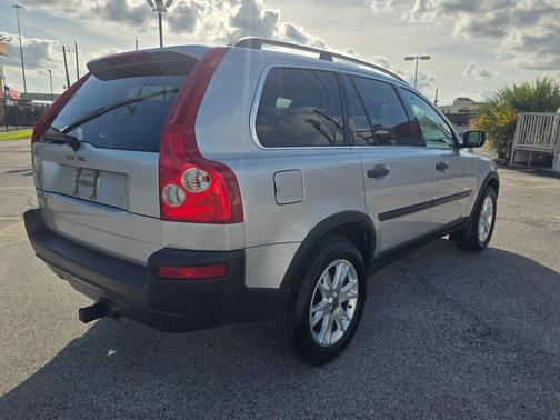 Silver Metallic 2005 Volvo XC90 2.5T