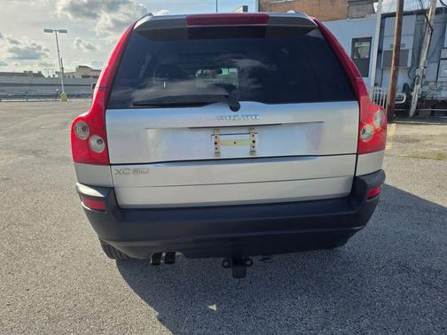 Silver Metallic 2005 Volvo XC90 2.5T