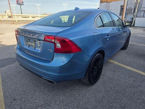 Power Blue Metallic 2014 Volvo S60 T5 Platinum