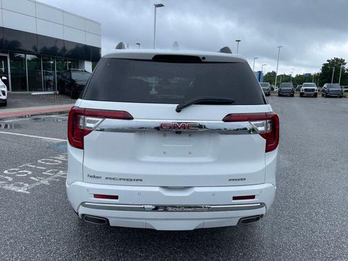 Summit White 2022 GMC Acadia Denali