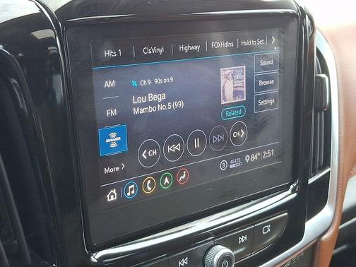 Iridescent Pearl Tricoat 2021 Chevrolet Traverse High Country