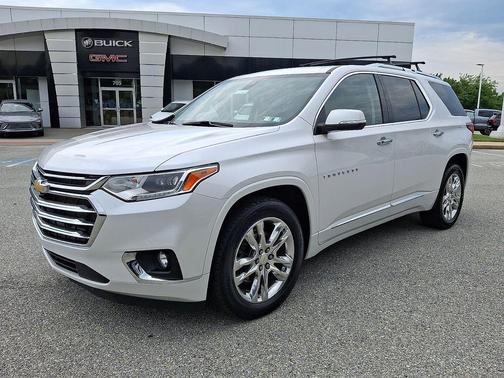 Iridescent Pearl Tricoat 2021 Chevrolet Traverse High Country