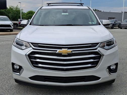 Iridescent Pearl Tricoat 2021 Chevrolet Traverse High Country