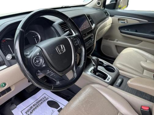 White Diamond Pearl 2017 Honda Ridgeline RTL