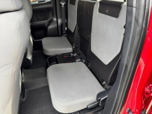 Barcelona Red Metallic 2019 Toyota Tacoma SR