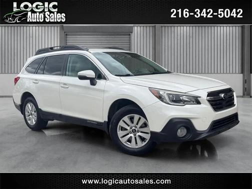 Crystal White Pearl 2019 Subaru Outback 2.5i Premium