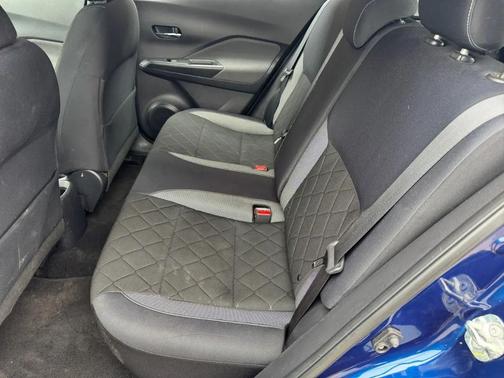 Blue 2018 Nissan Kicks SV
