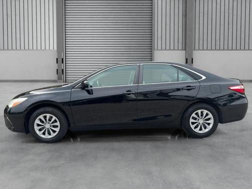Midnight Black Metallic 2017 Toyota Camry LE