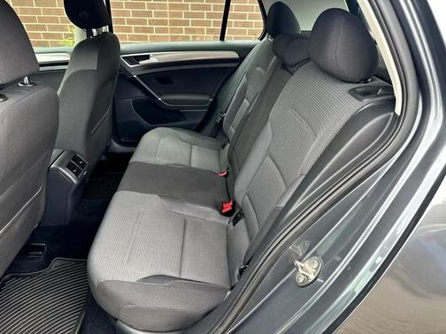 2017 Volkswagen Golf TSI Wolfsburg Edition 4-Door