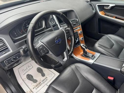 2017 Volvo XC60 T5 Inscription