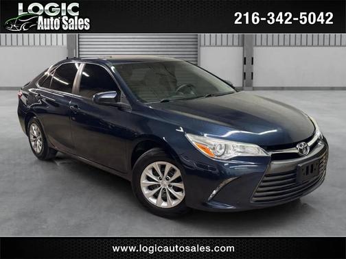 Parisian Night Pearl 2017 Toyota Camry LE