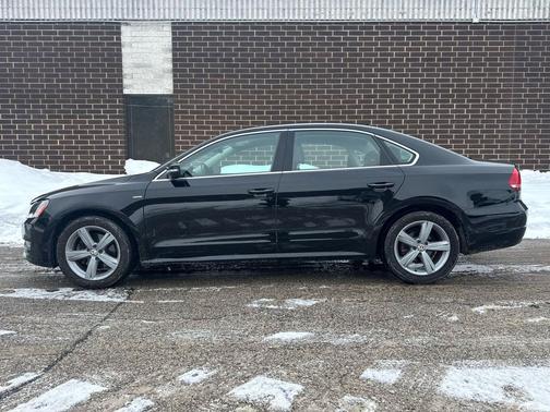 2015 Volkswagen Passat 1.8T Limited Edition