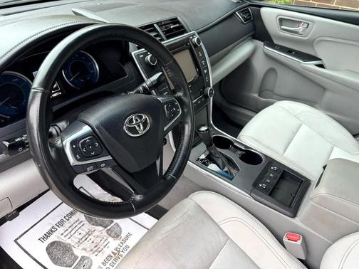 2016 Toyota Camry Hybrid XLE