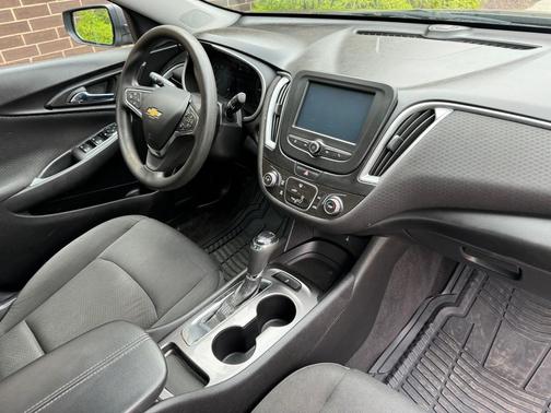 2017 Chevrolet Malibu 1LS