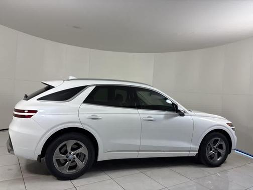 2026 Genesis GV70 2.5T Select