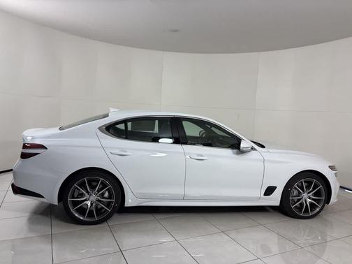 2026 Genesis G70 2.5T Standard