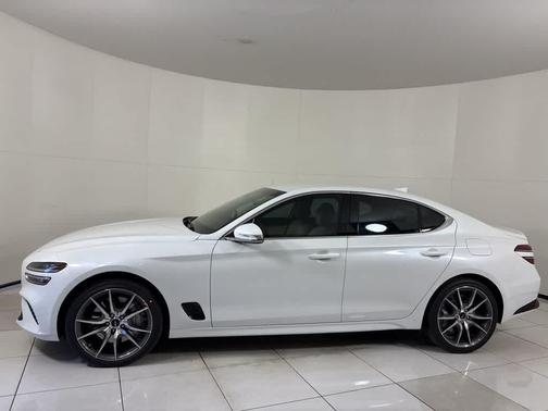 2026 Genesis G70 2.5T Standard