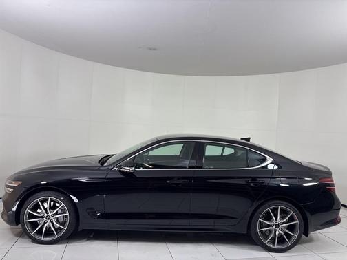 2026 Genesis G70 2.5T Standard