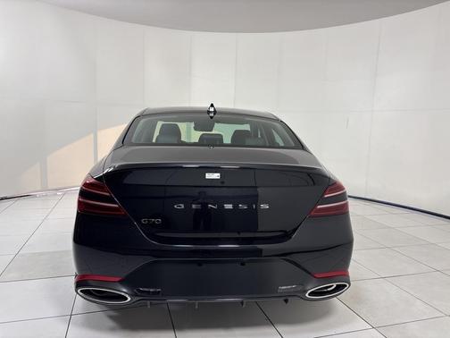 2026 Genesis G70 2.5T Standard