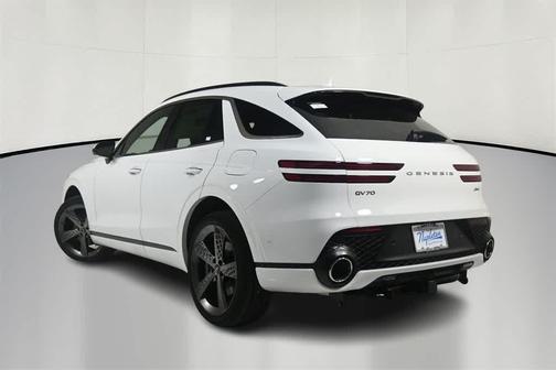 2025 Genesis GV70 2.5T
