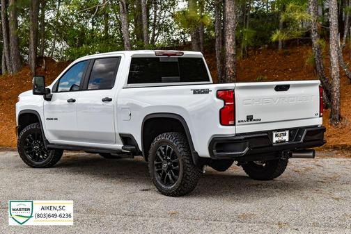 Summit White 2026 Chevrolet Silverado 2500 LT