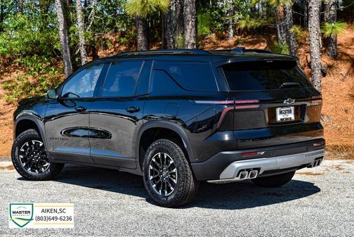 Mosaic Black Metallic 2026 Chevrolet Traverse Z71