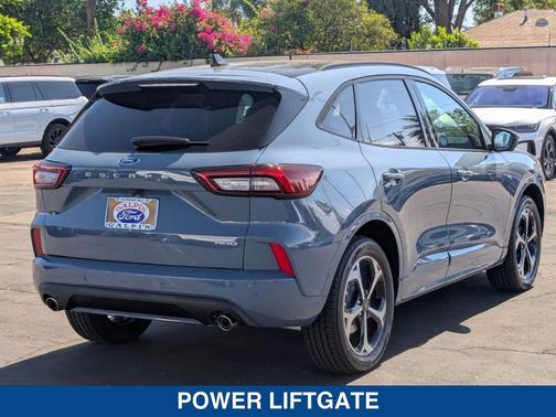 2025 Ford Escape ST-Line Elite