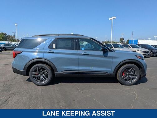 2025 Ford Explorer ST Line