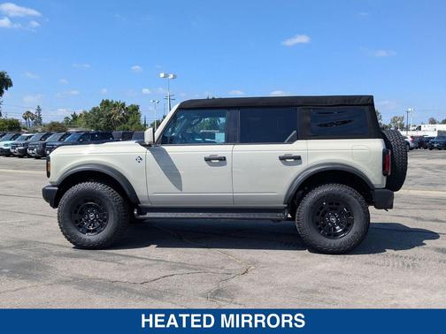 DESERT SAND 2026 Ford Bronco Outer Banks