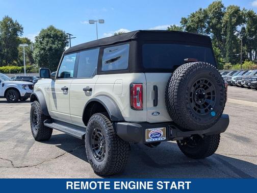 DESERT SAND 2026 Ford Bronco Outer Banks
