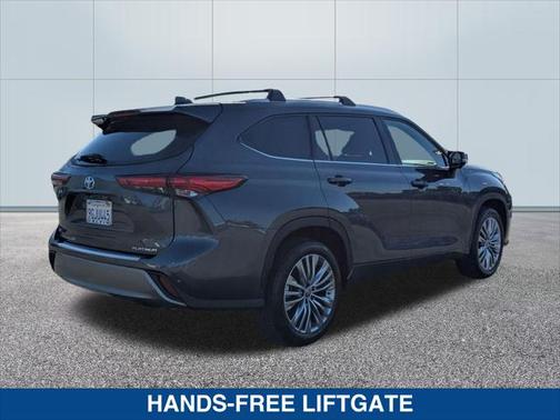2023 Toyota Highlander Platinum