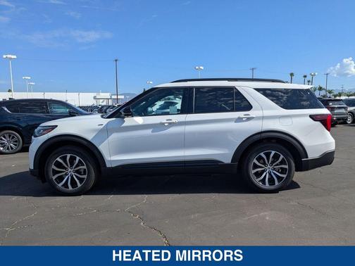 2025 Ford Explorer ST Line