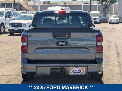 CARBONIZED GRAY METALLIC 2025 Ford Maverick Lobo