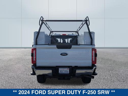 OXFORD WHITE 2024 Ford F-250 XLT