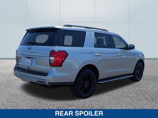 ICONIC SILVER METALLIC 2022 Ford Expedition XLT