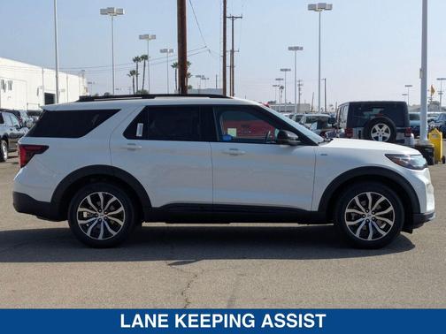 2025 Ford Explorer ST Line