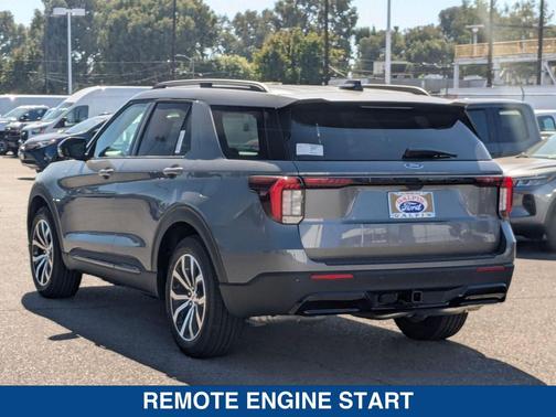 2025 Ford Explorer ST Line