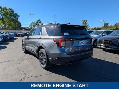 2025 Ford Explorer ST Line