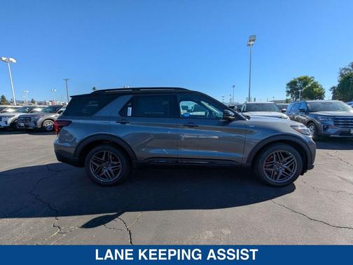 2025 Ford Explorer ST Line