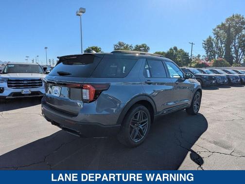 2025 Ford Explorer ST Line